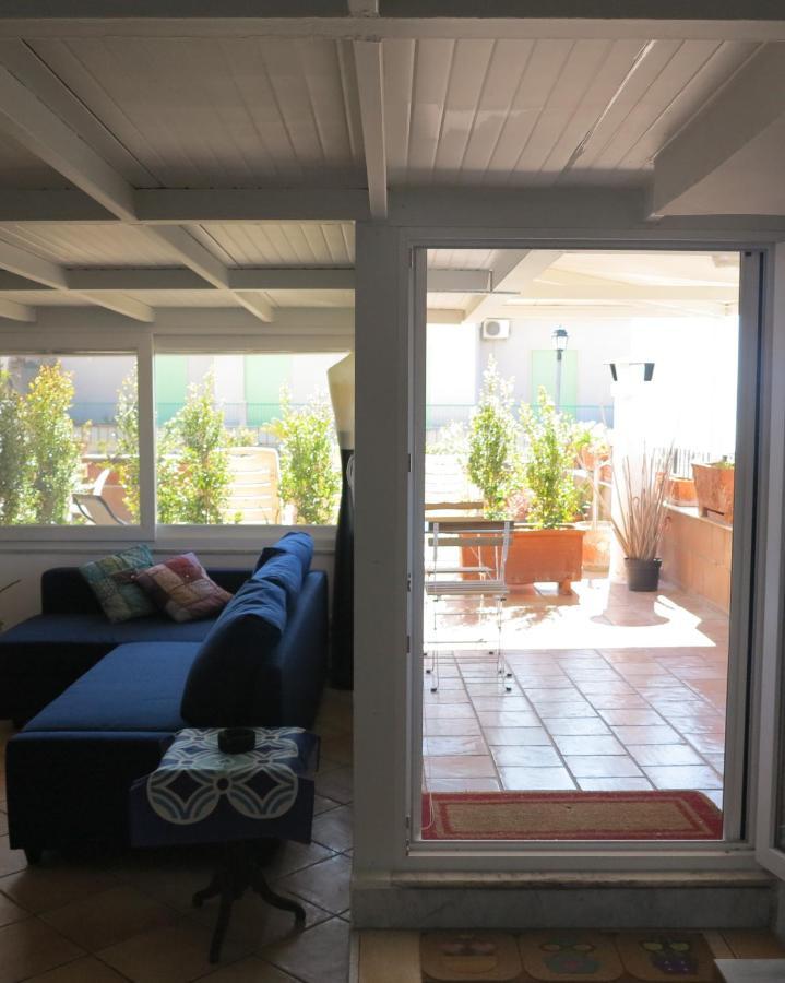 Appartement Bonbonniere In Chiaia District à Naples Extérieur photo