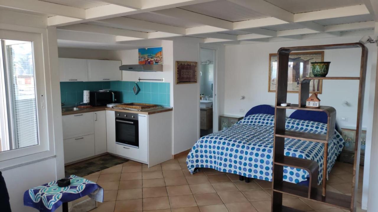 Appartement Bonbonniere In Chiaia District à Naples Extérieur photo