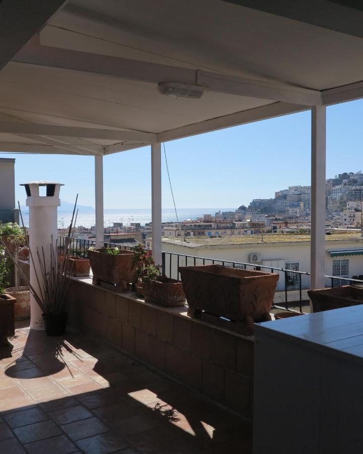 Appartement Bonbonniere In Chiaia District à Naples Extérieur photo