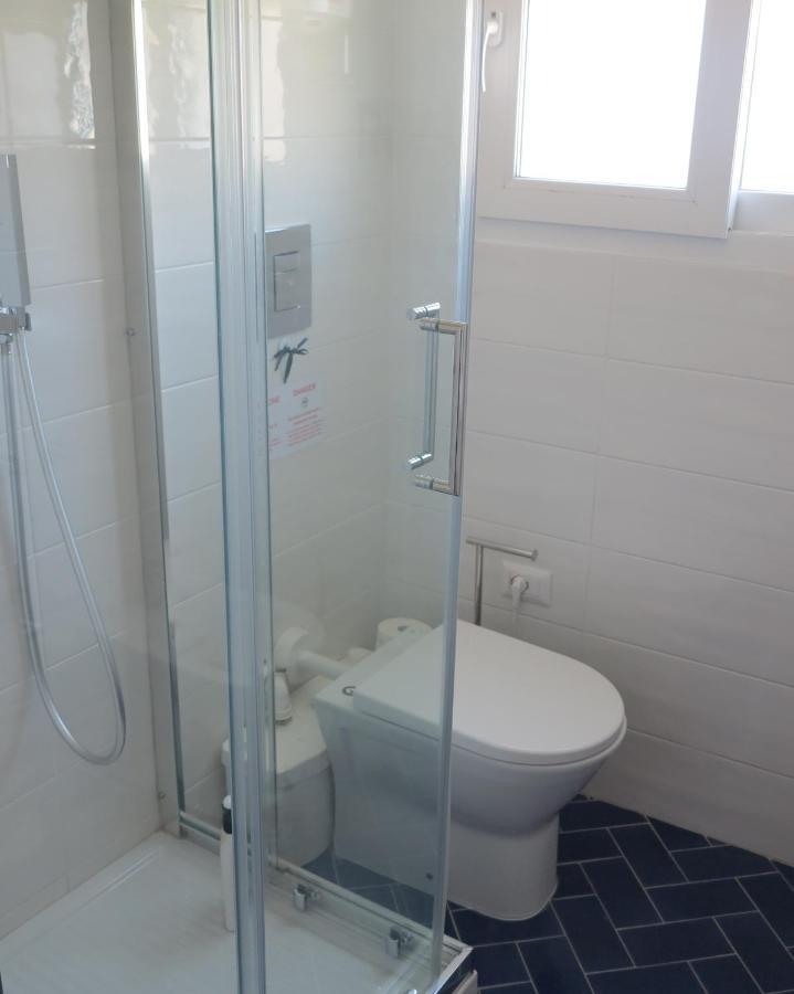 Appartement Bonbonniere In Chiaia District à Naples Extérieur photo